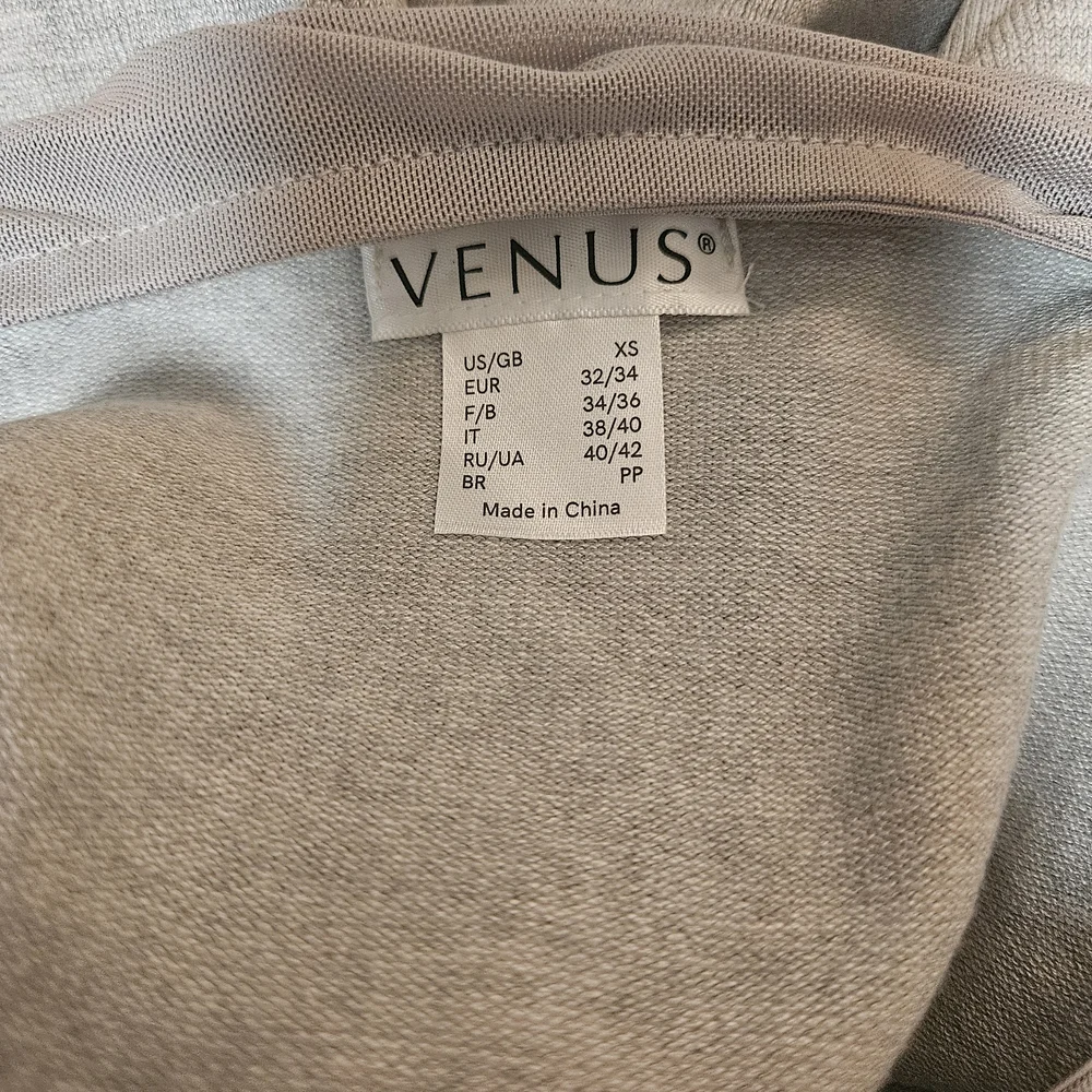 VENUS Light Gray Lace Accent Long Sleeve Top